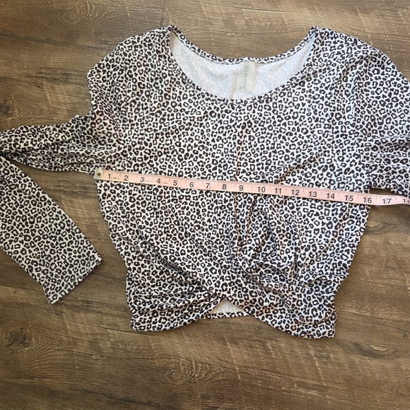 Revival Crop Top Leopard Print Long Sleeve Size Medium - Picture 7 of 7